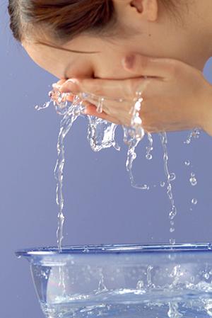 しわの悩みは港北区にある皮膚科で解決